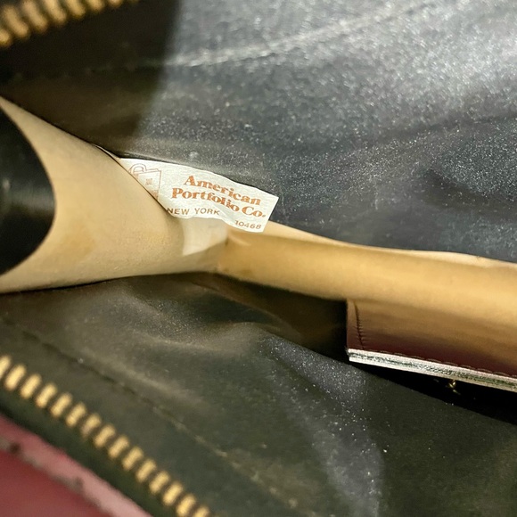 American Portfolio Co Leather Briefcase Burgundy Attaché Case - Picture 13 of 13